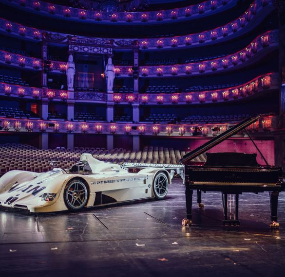 BMW vystavuje v Mnichovské opeře